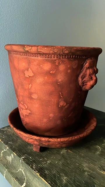 Brown Unglazed Lion Pot with Saucer on Legs | Handmade Erik Bendtsen Ceramics