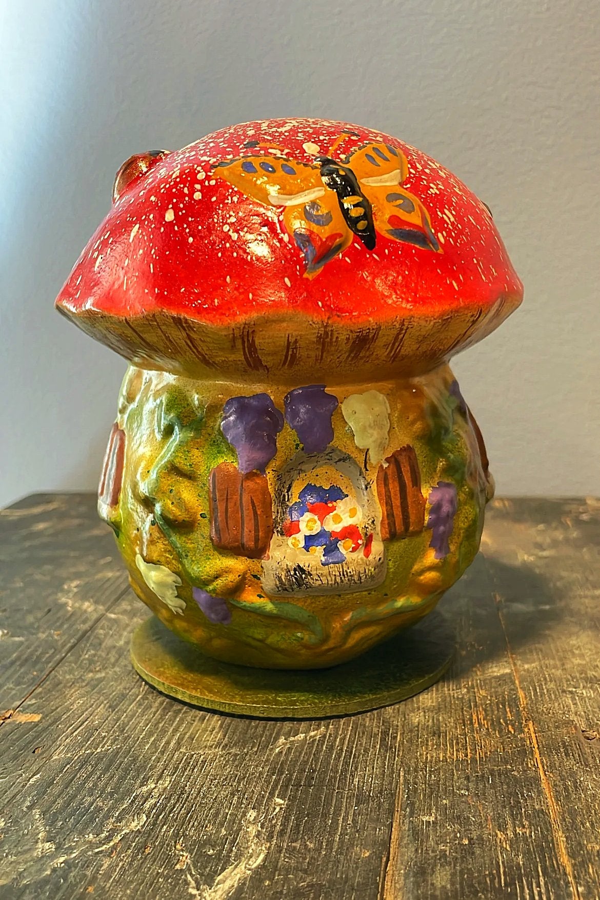 Nostalgic Large Mushroom House with Santa - Papier-Mâche | Nostalgie Christbaumschmuck