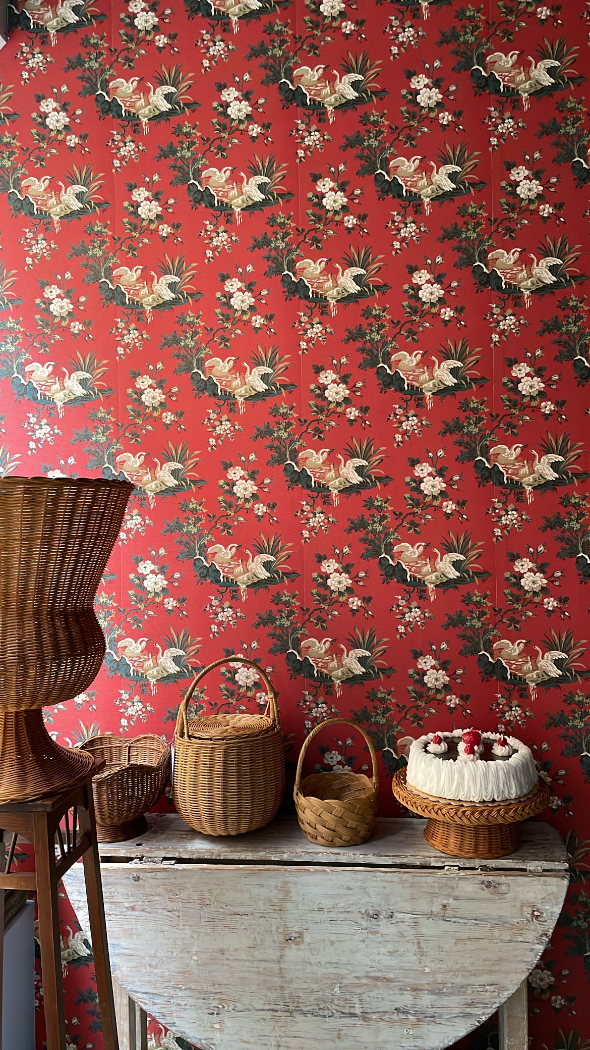 Flowers and Swans Wallpaper | Tapetorama