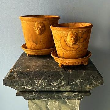 Teak Unglazed Lion Pot with Saucer on Legs | Handmade Erik Bendtsen Ceramics