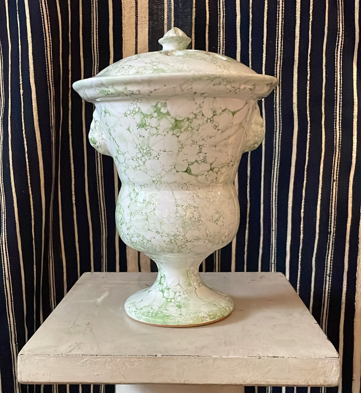 Medium Lion Tulip Vase - Light Green Marbleized - Erik Bendtsen