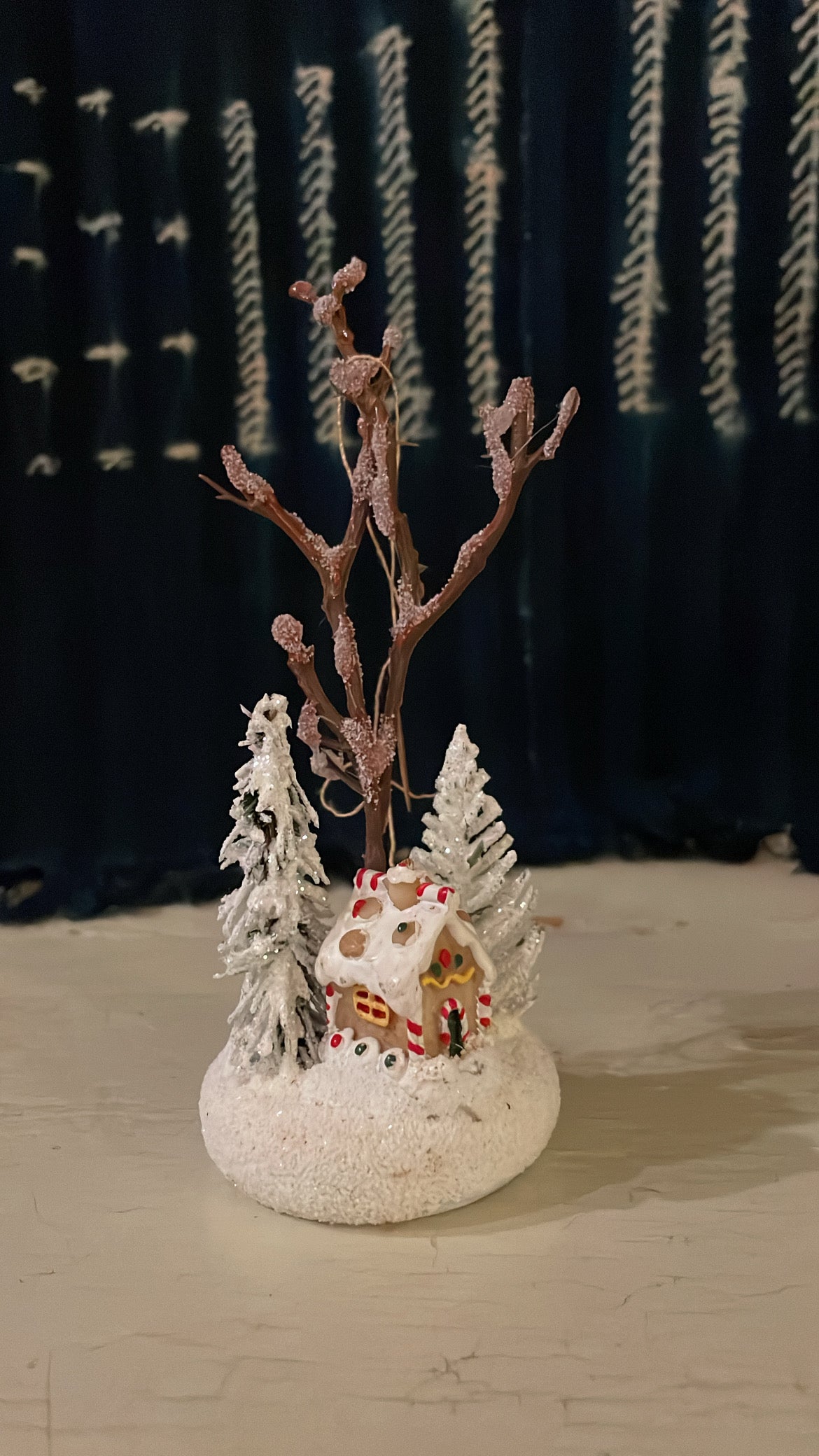 Gingerbread Brush Christmas Tree Tableau
