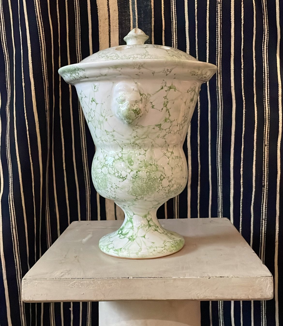Medium Lion Tulip Vase - Light Green Marbleized - Erik Bendtsen