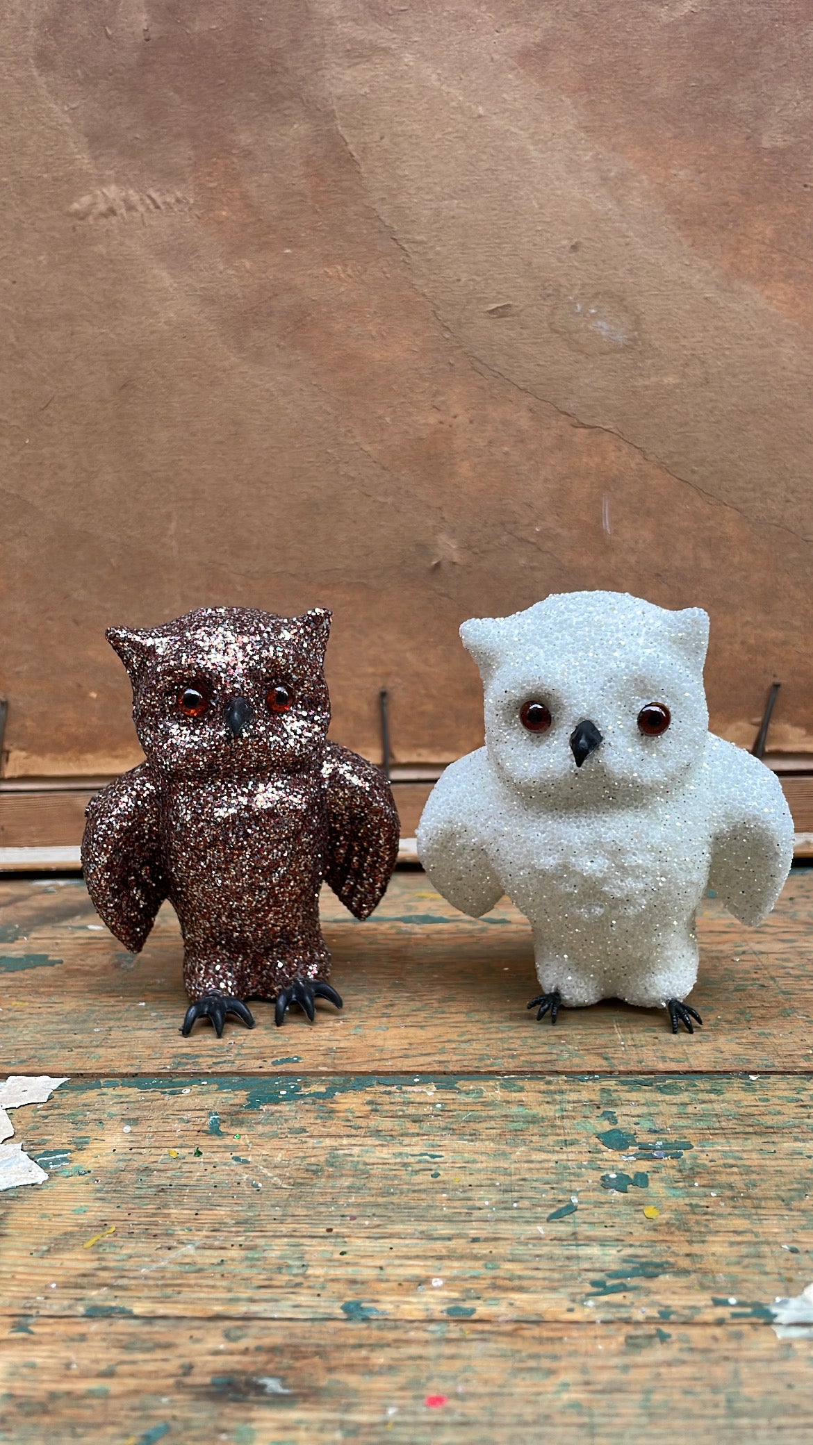 White Beaded Tiny Glitter Owl | Ino Schaller