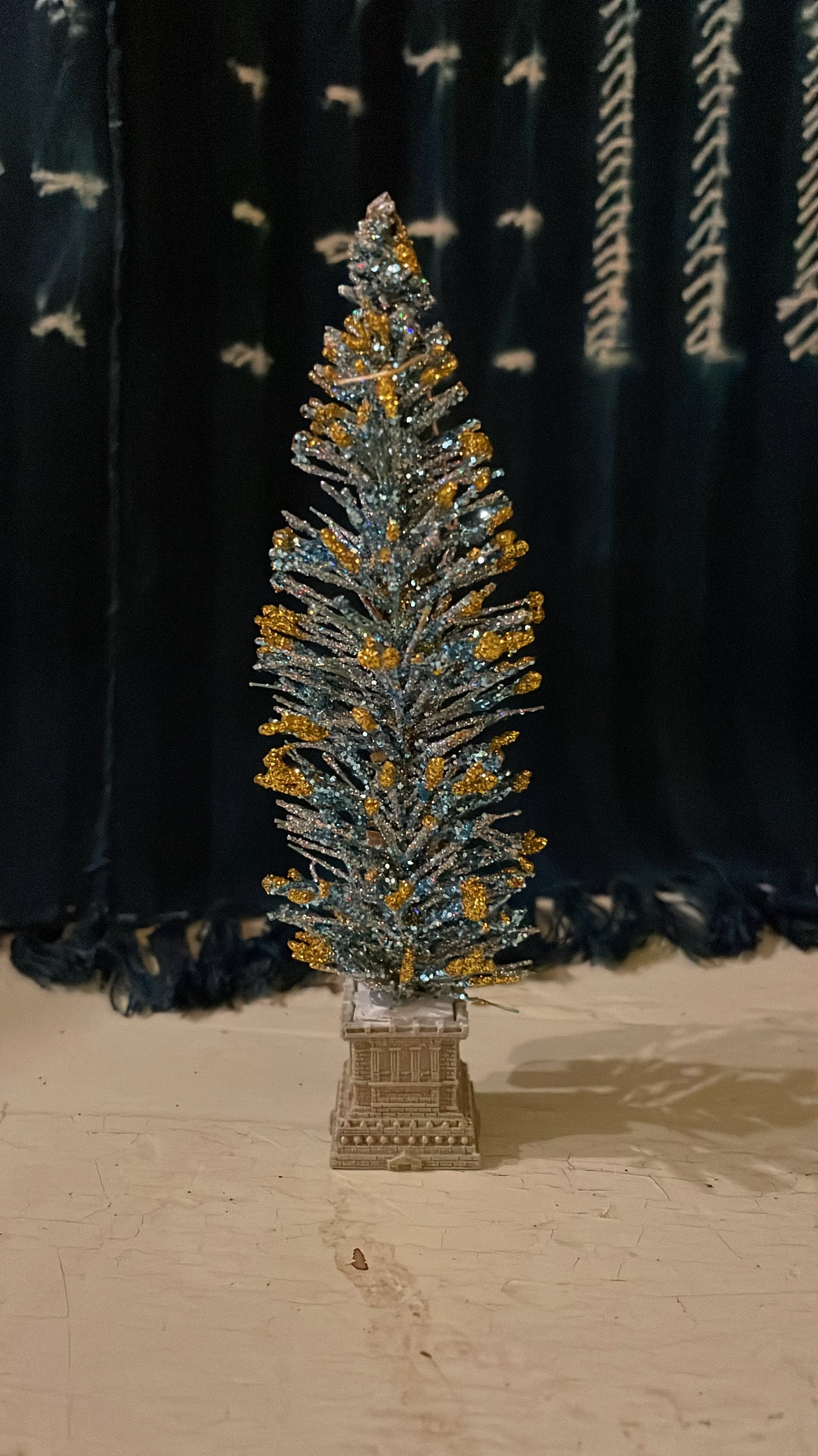 Green and Gold Brush Christmas Tree