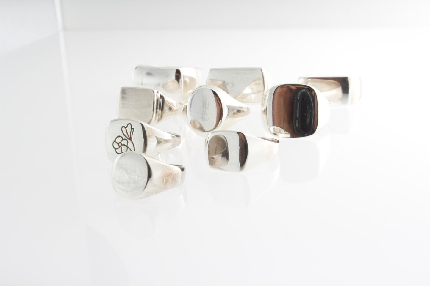 Small Signet Ring - Sterling Silver | Mikkel Brøgger