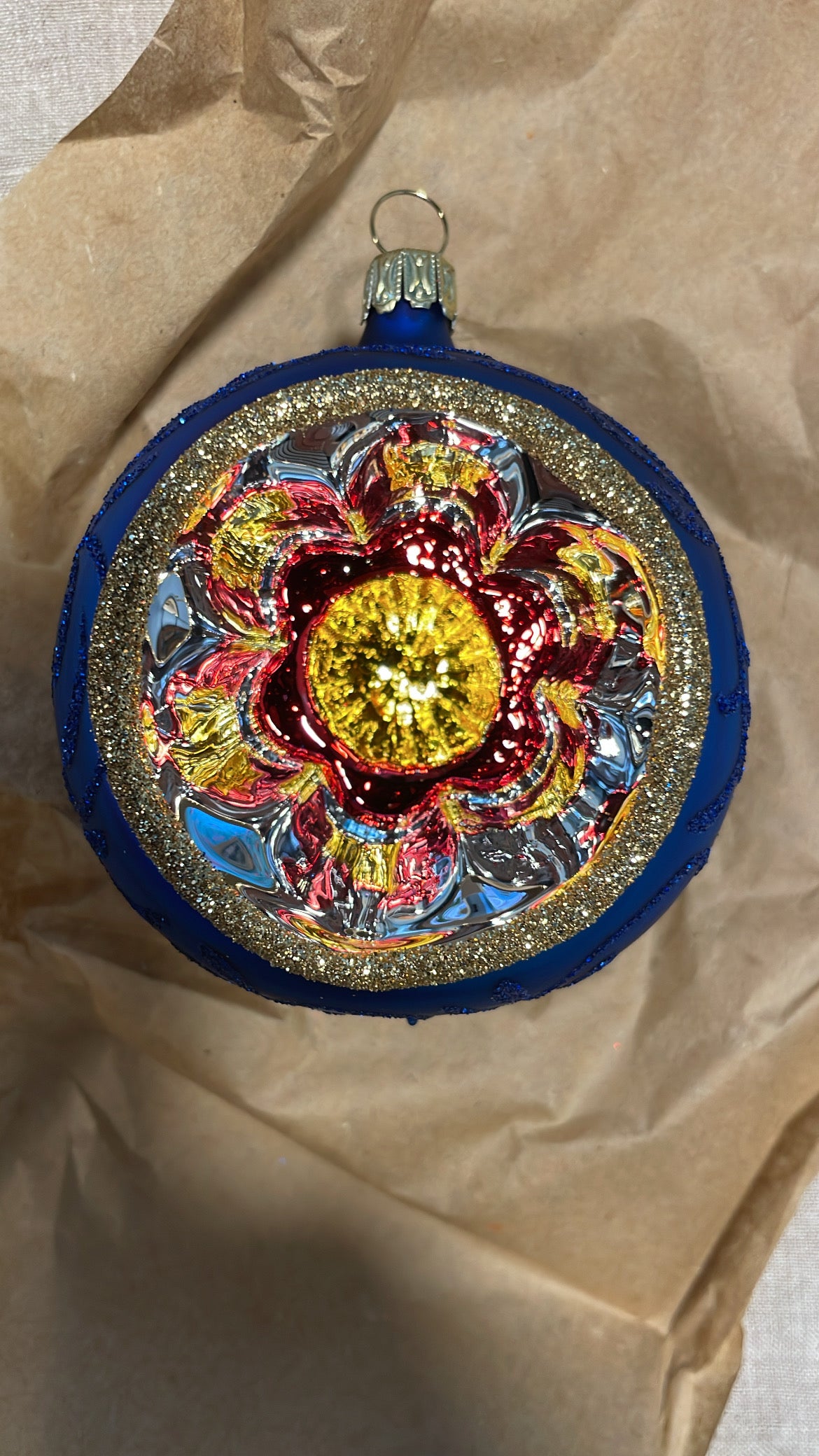 Red Reflecting Ball with Velvet Pattern| Nostalgie Christbaumschmuck