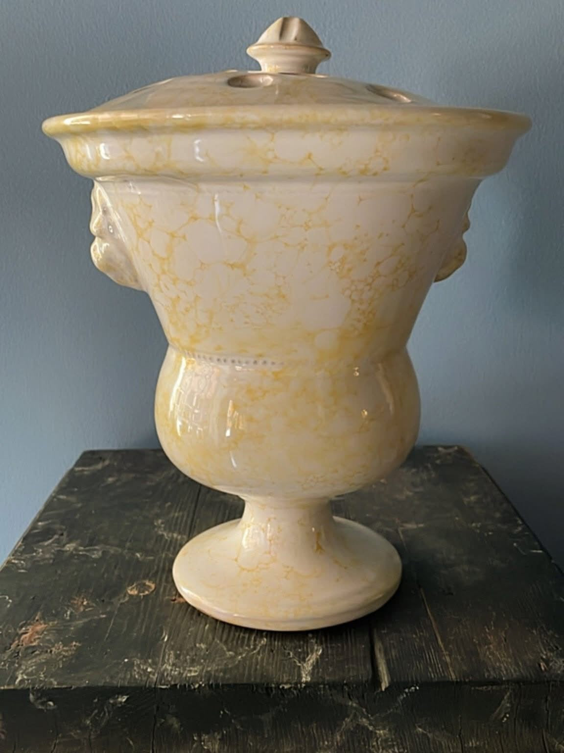 Yellow Marbleized Bouquetière - Tulipiere Lion Tulip Vase – Large | Handmade Erik Bendtsen Ceramics