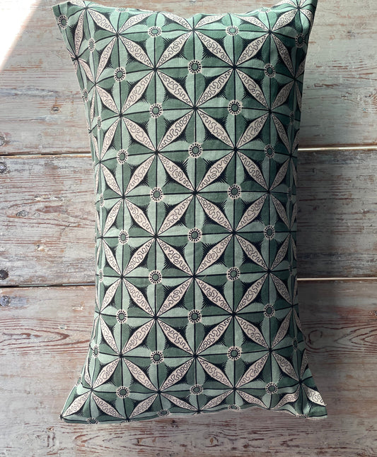 'Mezieres' Vert/Green - Antoinette Poisson Linen Cushion – Domino Paper Design