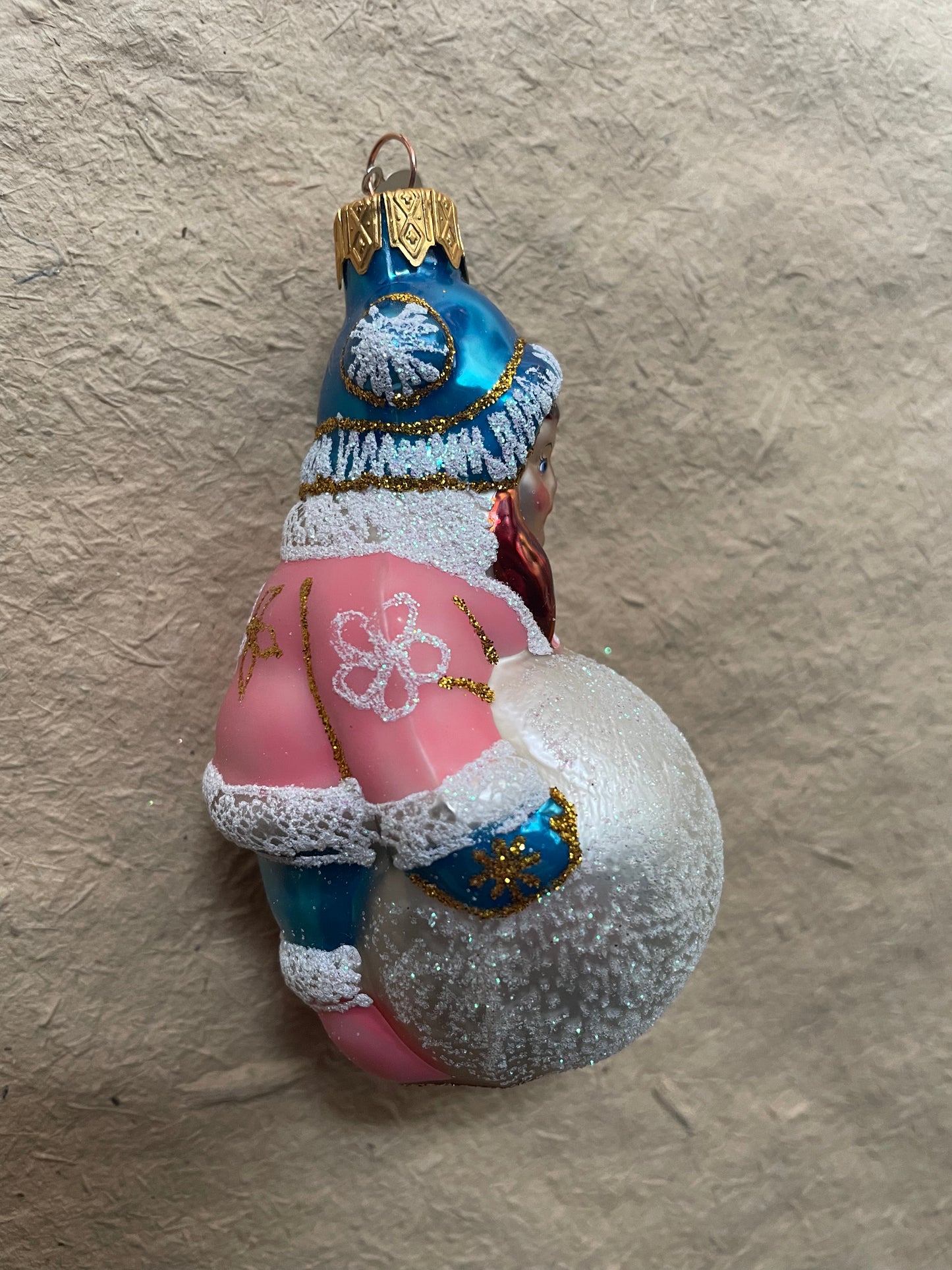 Nostalgic Girl with Snowball | Nostalgie Christbaumschmuck | Christmas Ornament