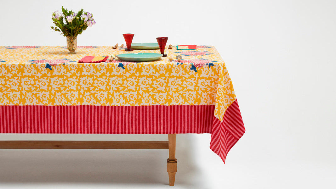 Arabesque Corolla Gold Natural Tablecloth – 180X180 | Lisa Corti