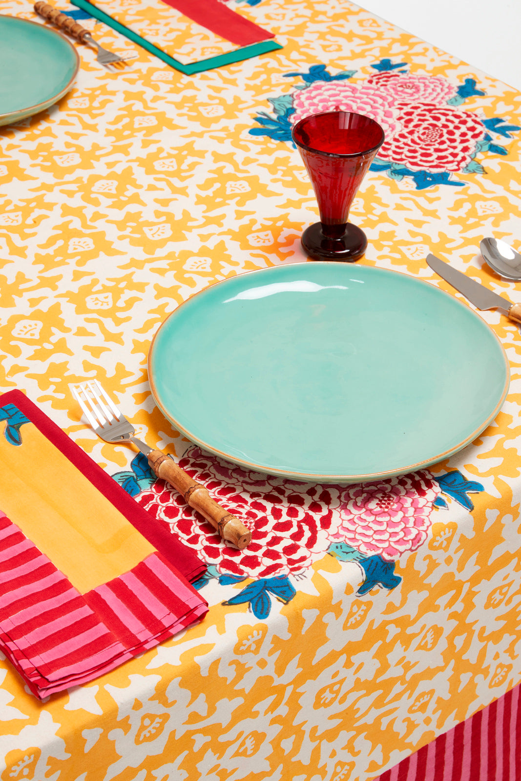 Arabesque Corolla Gold Natural Tablecloth – 180X180 | Lisa Corti