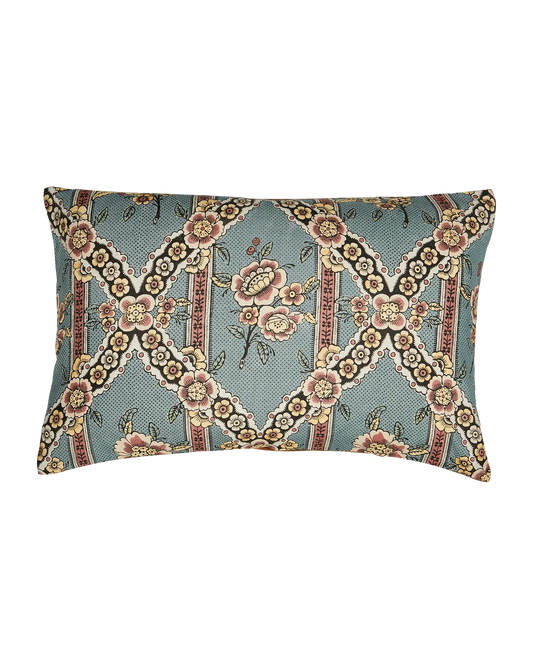 Guirlandes de fleurs Cushion | Antoinette Poisson Linen Cushion – Domino Paper Design