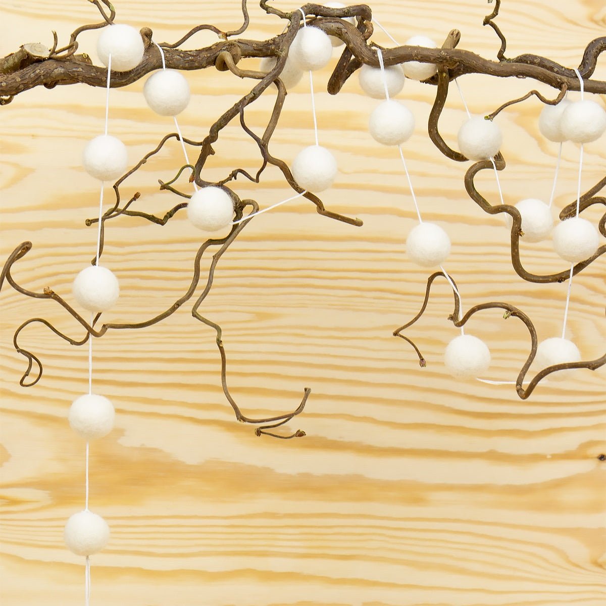 Felt Balls Garland, White - Bon Ton goods