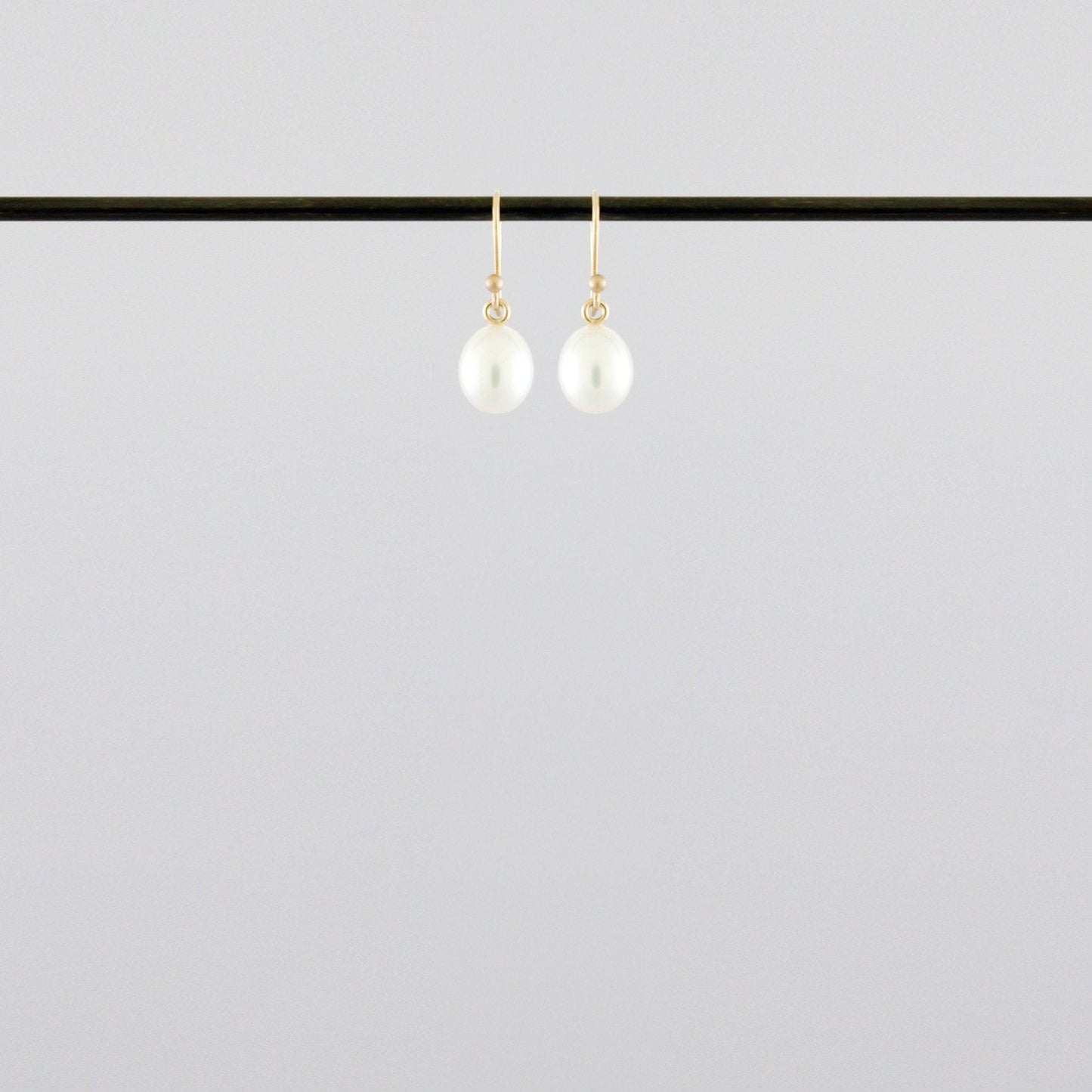 Freshwater Pearls White - Bon Ton goods