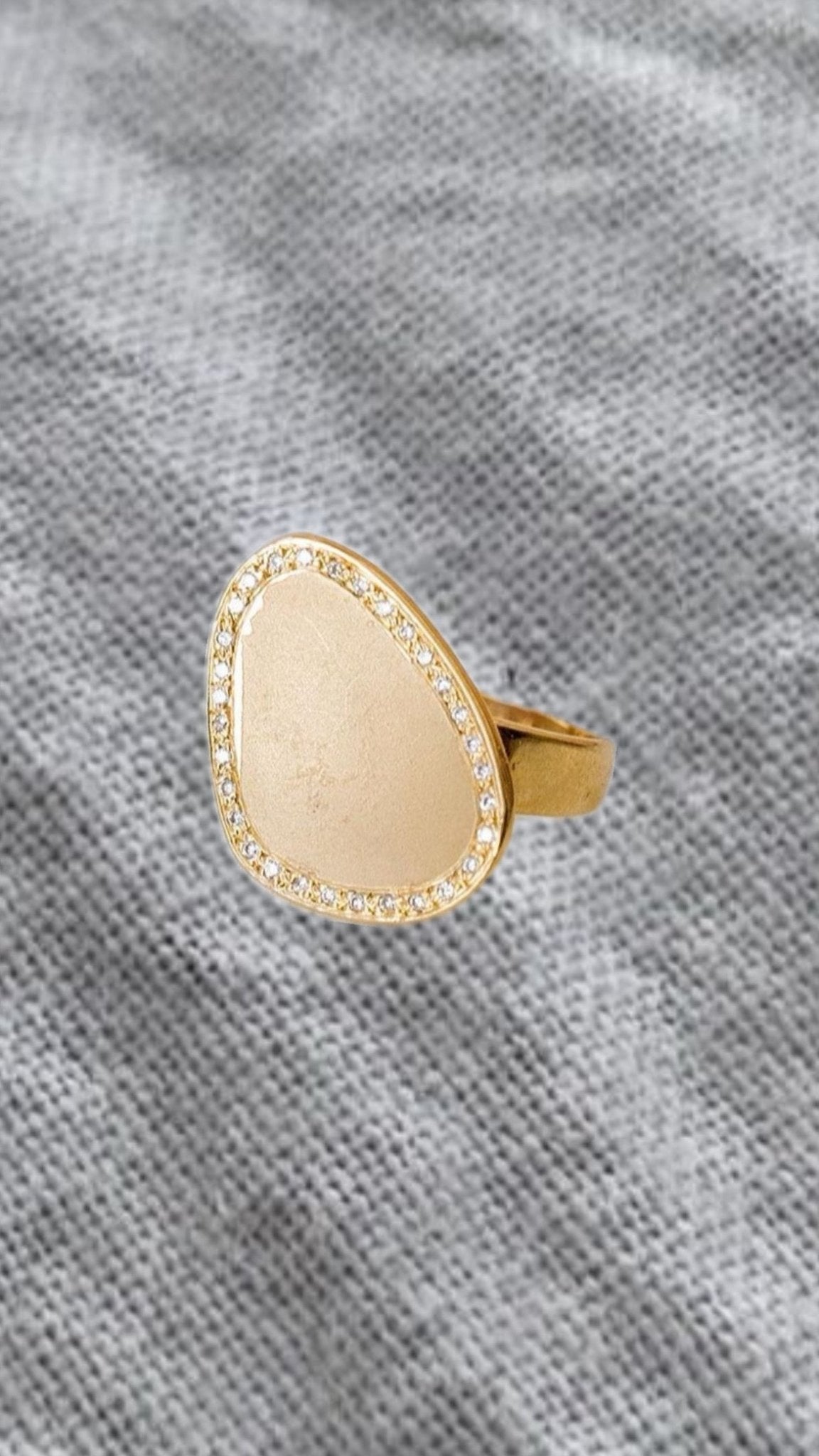 Gold Stone Ring Karen - Bon Ton goods