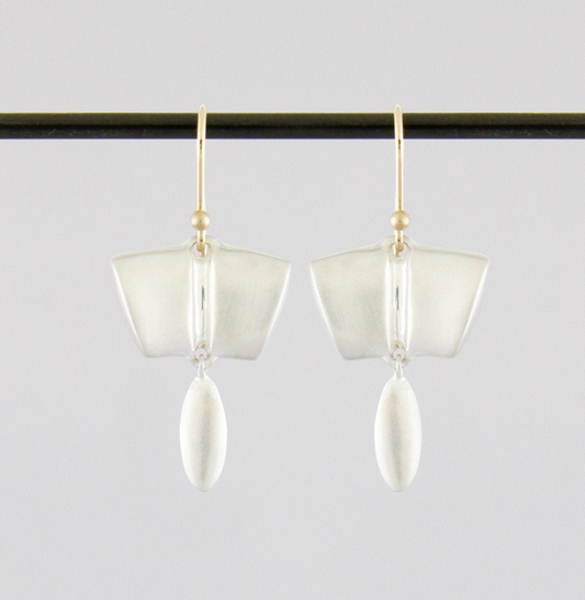 Oval Bar Dangle | Ted Muehling