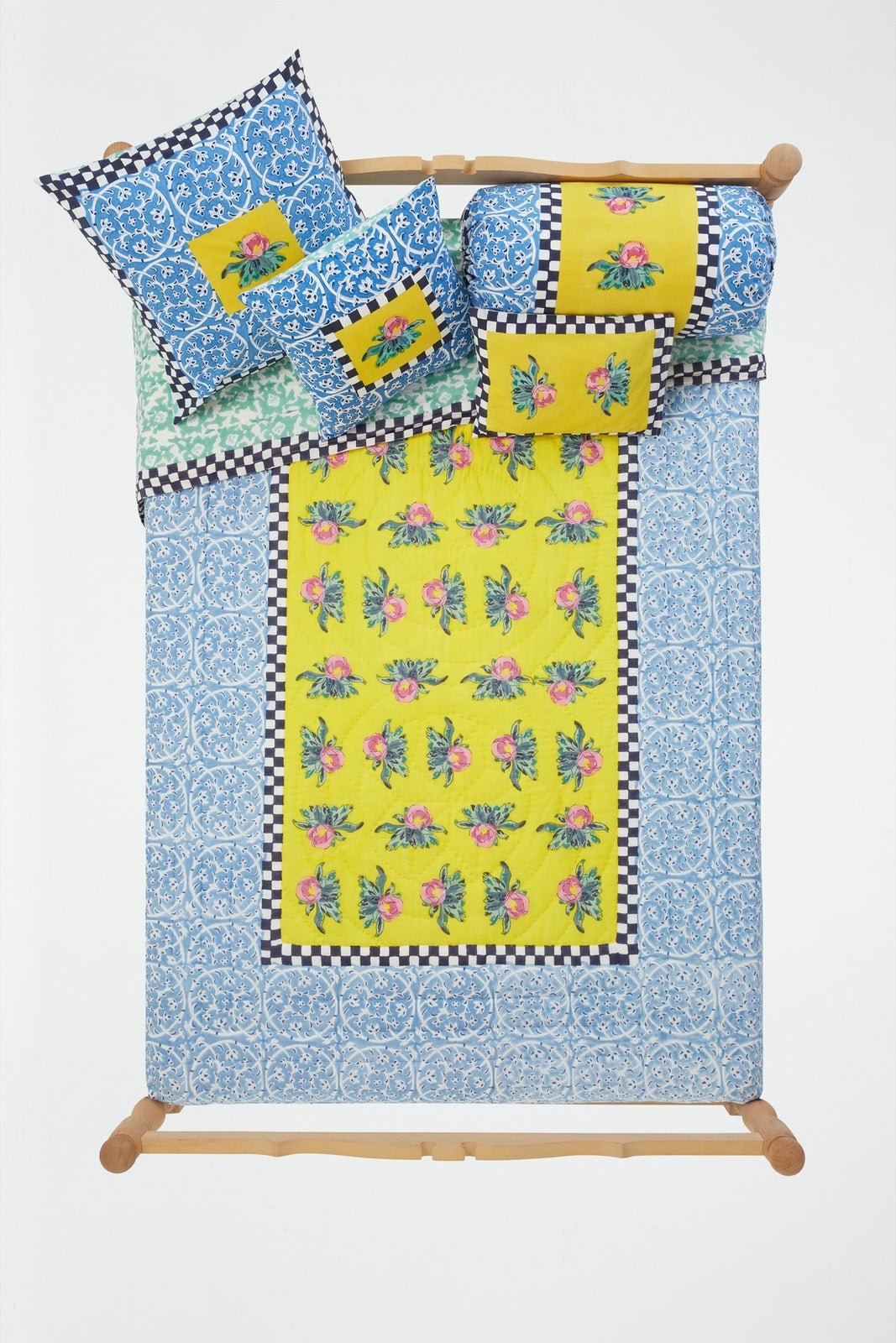 REVERSIBLE QUILT Tiles Yellow - Bon Ton goods