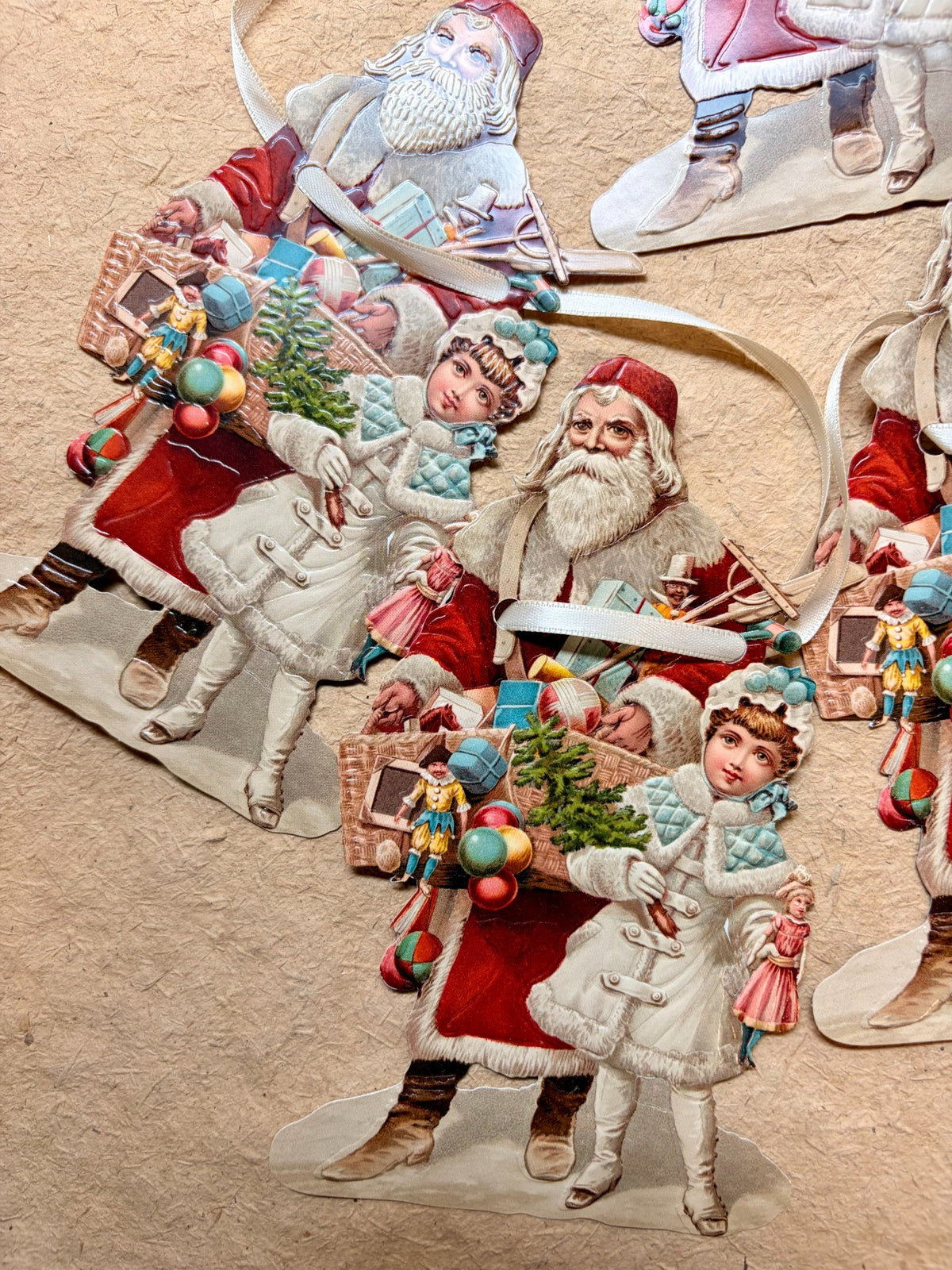Santa Claus Ornaments with Tinsel set of six by Nostalgie Christbaumschmuck