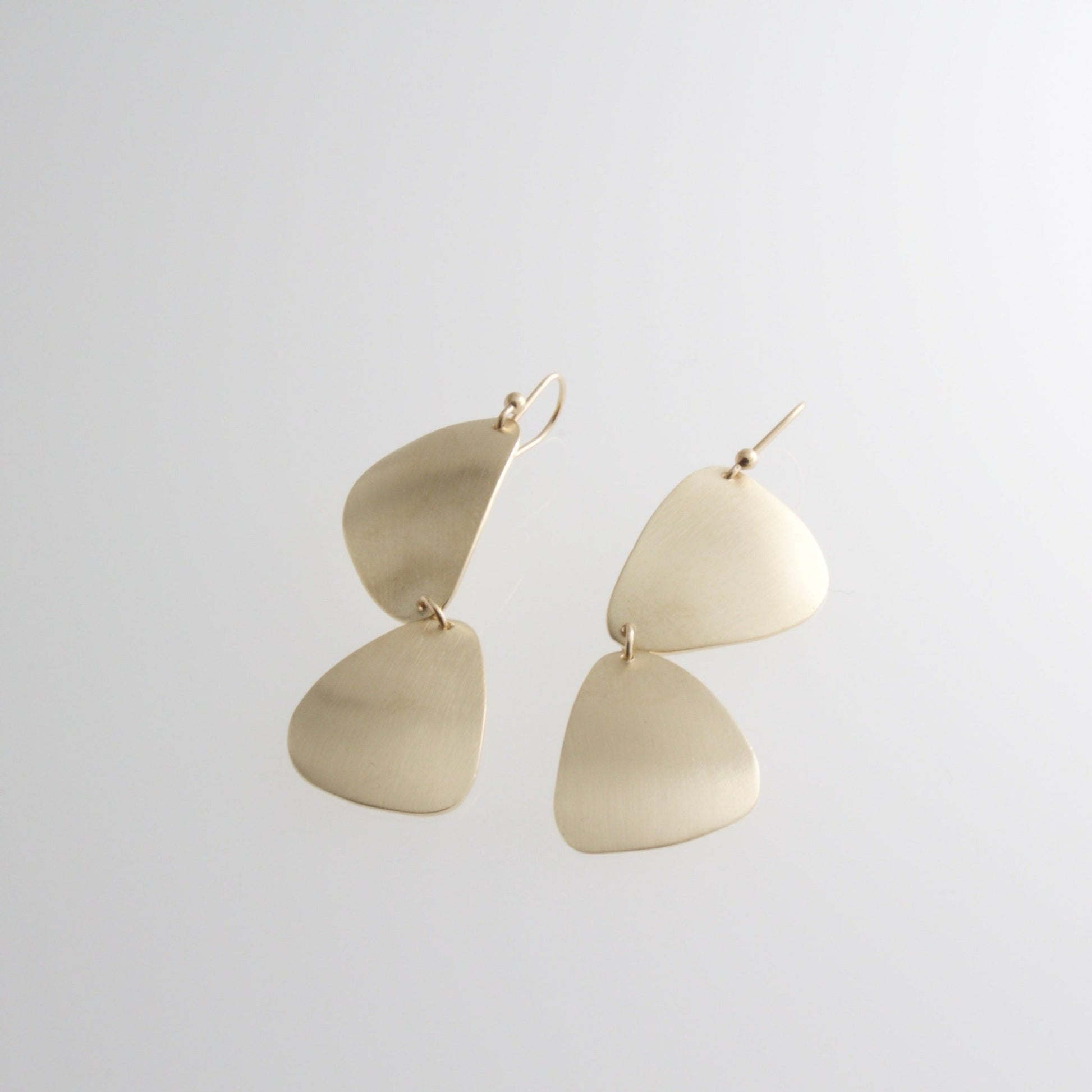 STONE AGNES GOLD EARRINGS - Bon Ton goods