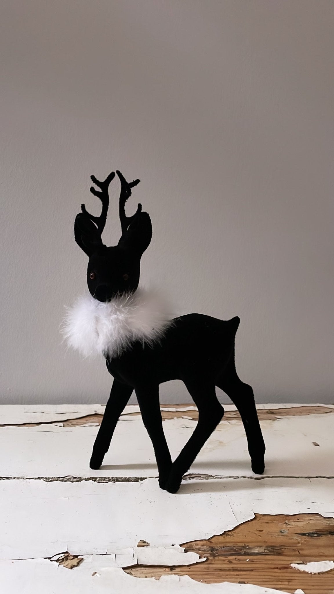 Velvet Deer with Boa - Black - Bon Ton goods