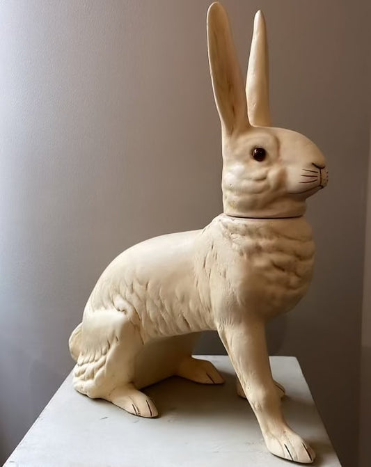 Creamy White Giant Bunny | Ino Schaller