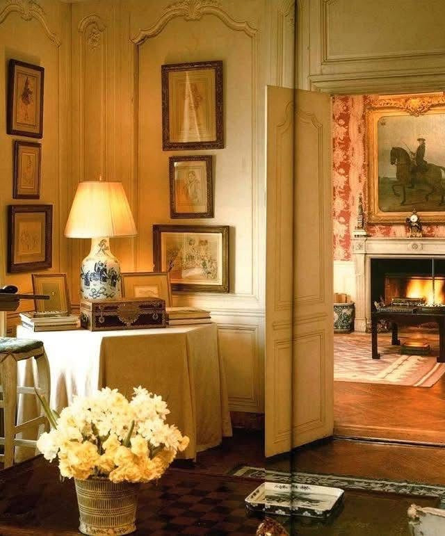 Jackie O Style at BON TON goods