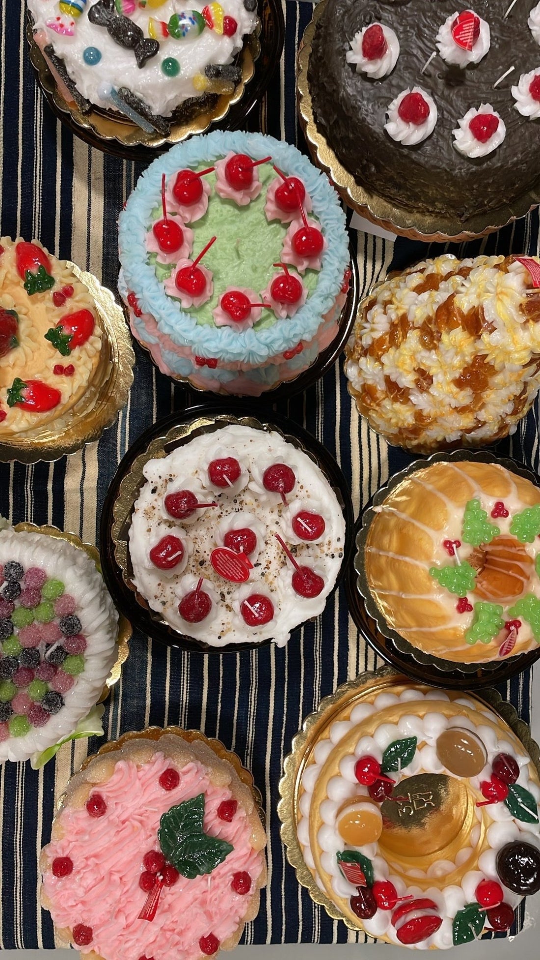 A Stroll Through Sweet Memory: Williamsburg’s Italian Heartbeat - Bon Ton goods