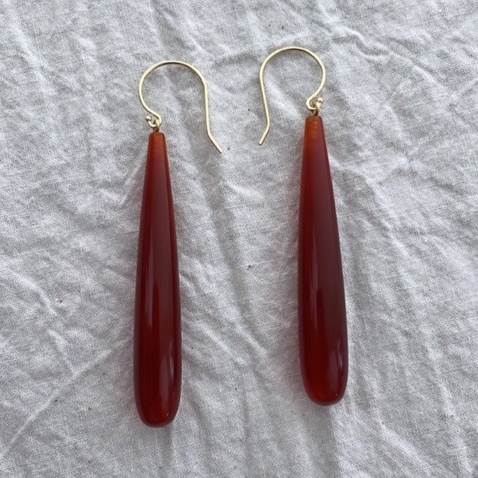 Sculptural Simplicity: The Architecture of a Drop - Bon Ton goods