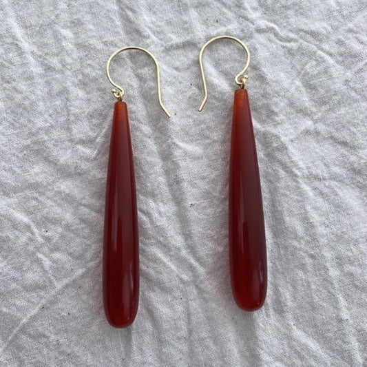Sculptural Simplicity: The Architecture of a Drop - Bon Ton goods