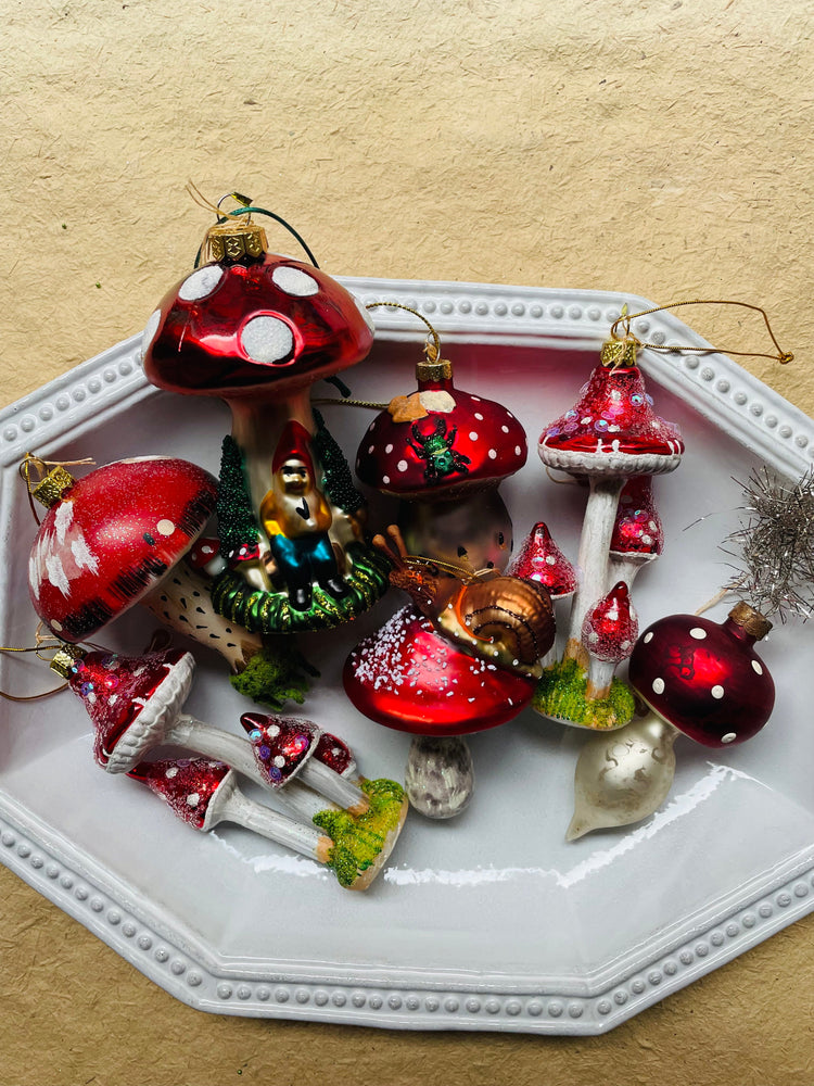 MUSHROOM CHRISTMAS DECOR
