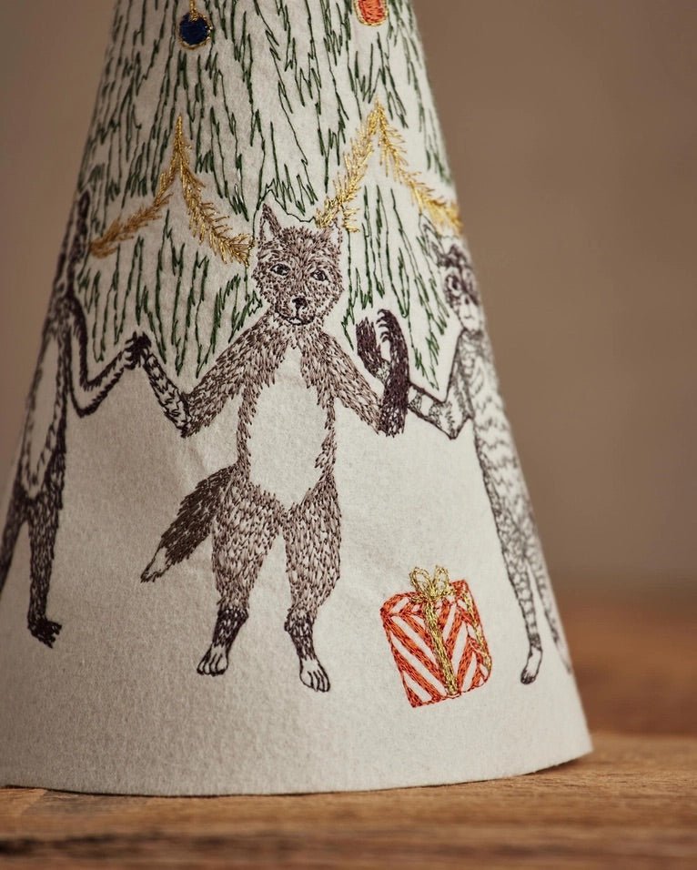 EMBROIDERED CHRISTMAS - Bon Ton goods