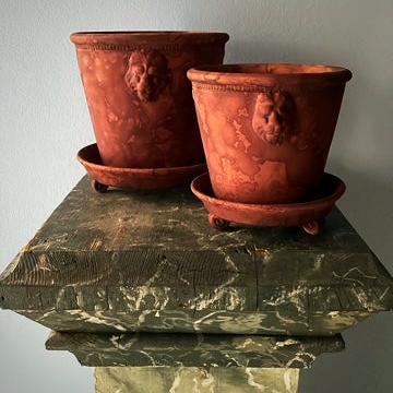 Brown Unglazed Lion Pot with Saucer on Legs | Handmade Erik Bendtsen Ceramics