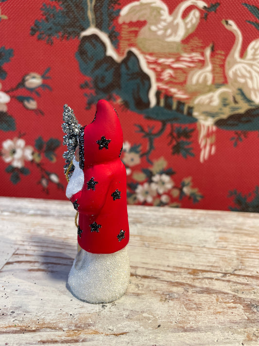 Red Onyx Star Santa Holding Tree | Ino Schaller