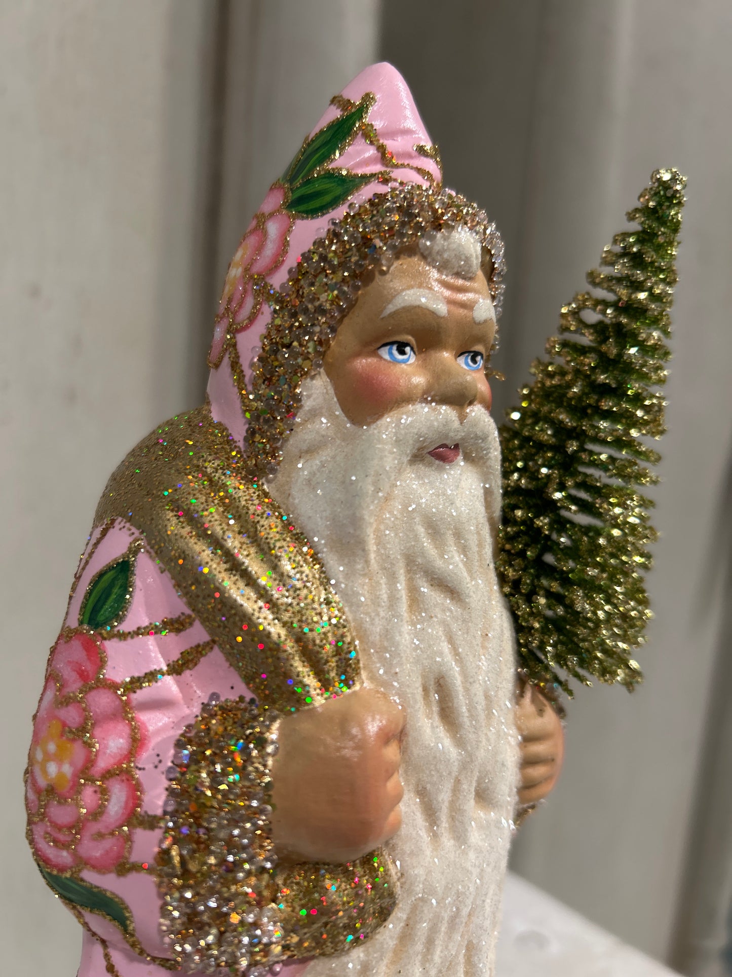 Pink Santa with Flower Decoration | Ino Schaller