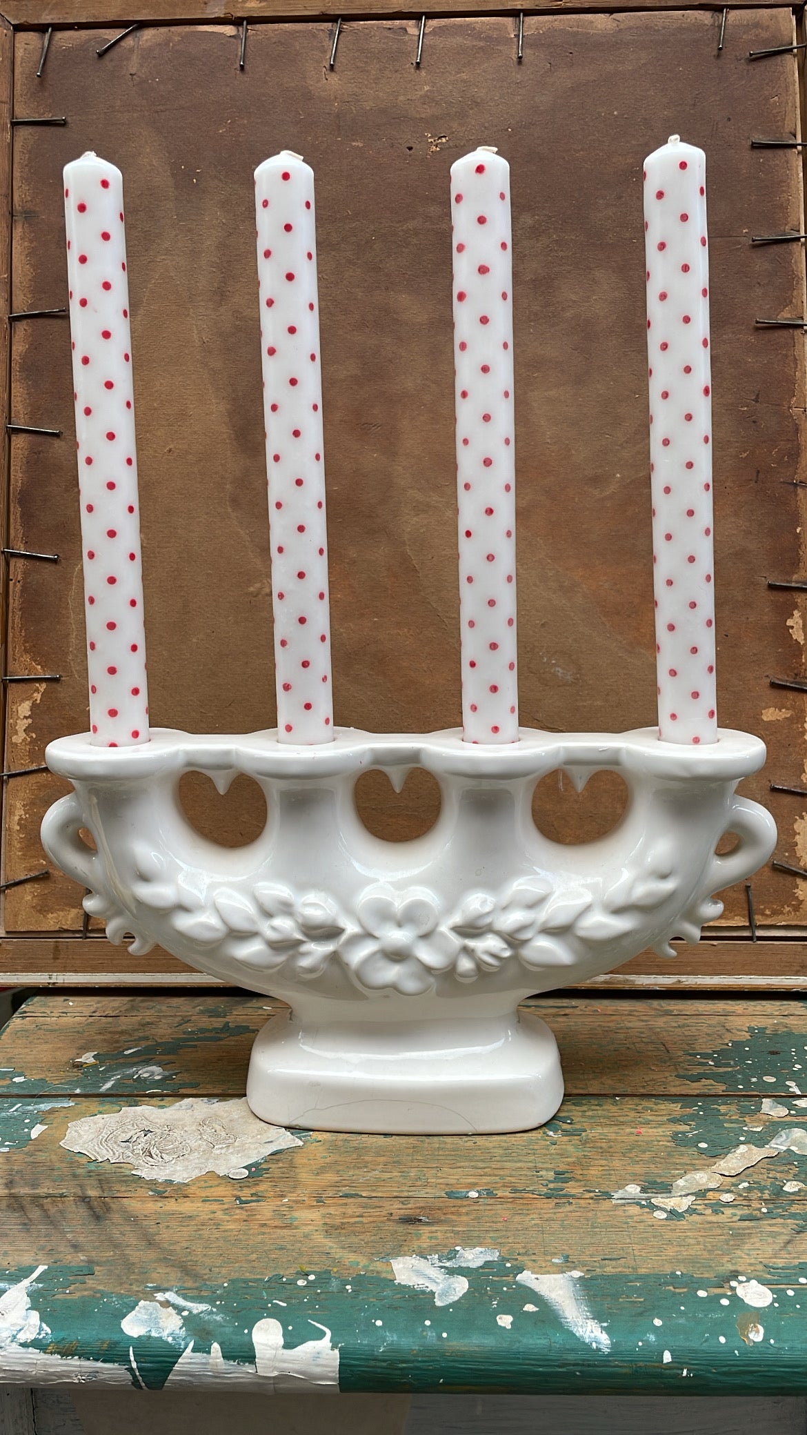 Rosa Ljung White Ceramic Advent Candle Holder – Swedish Vintage Juldekoration with Floral Relief
