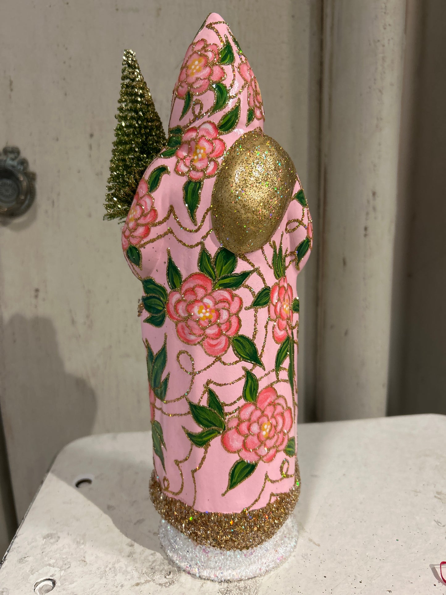 Pink Santa with Flower Decoration | Ino Schaller