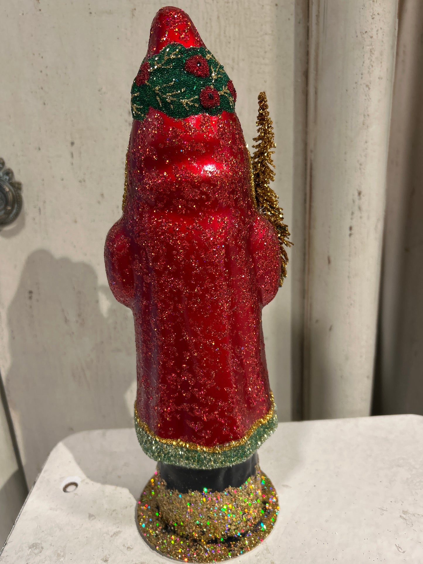 Red Beaded Santa with Holly Decoration and Wreath | Ino Schaller