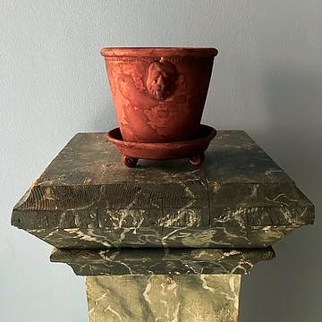 Brown Unglazed Lion Pot with Saucer on Legs | Handmade Erik Bendtsen Ceramics