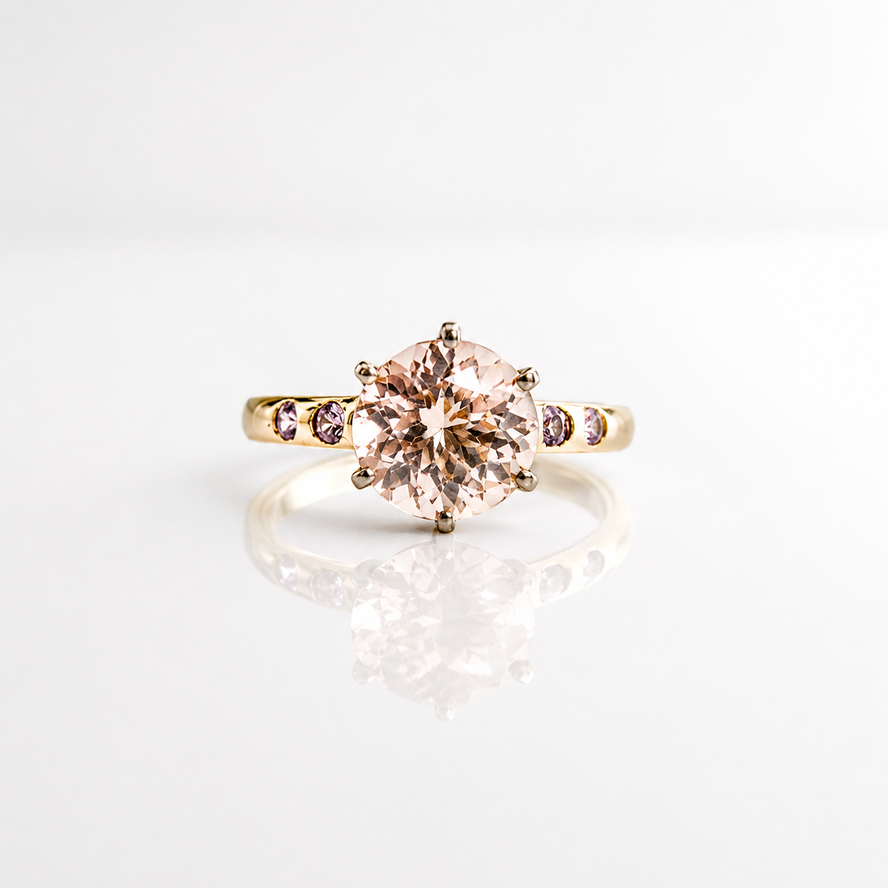 Honey Bee Ring, Morganite & Sapphire | Mikkel Brøgger