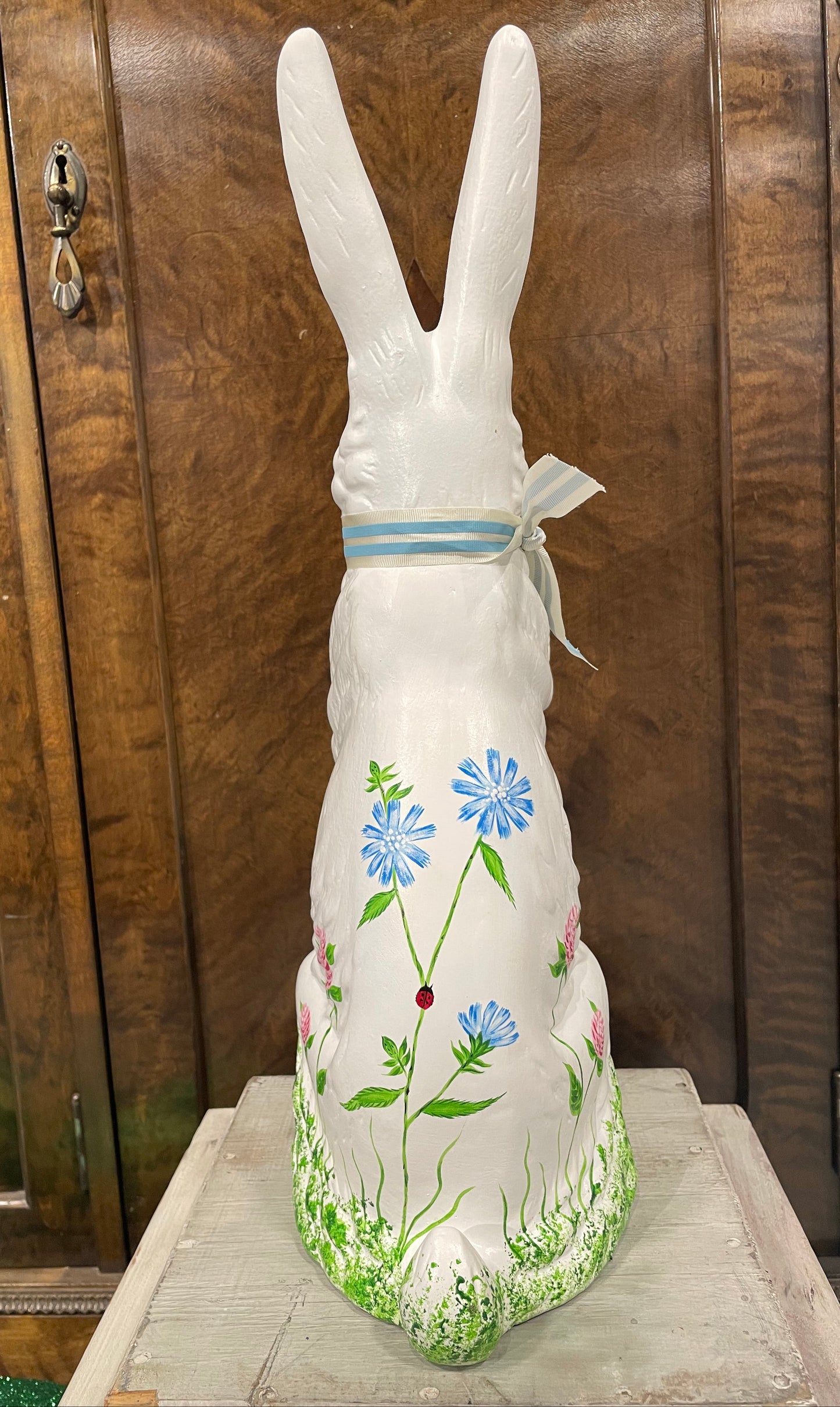 White Bunny Sitting with Bow - Large, Candy Box - Hand Painted Flower Decorations | Ino Schaller