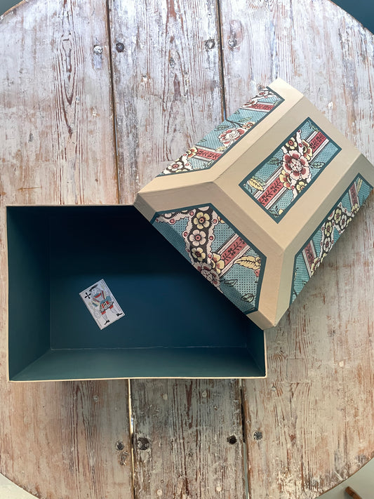 "Guirlandes de Fleurs" Wedding Box Large – Hand-Painted Domino Paper