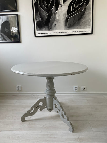 Antique Round Drop-Leaf Dining Table with Four Chairs – Grey Painted Set