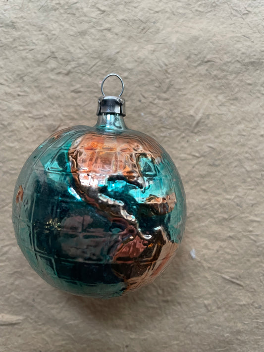Nostalgic Hanging Globe