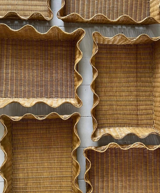 Medium Scalloped Tray, Rattan - MithCPH