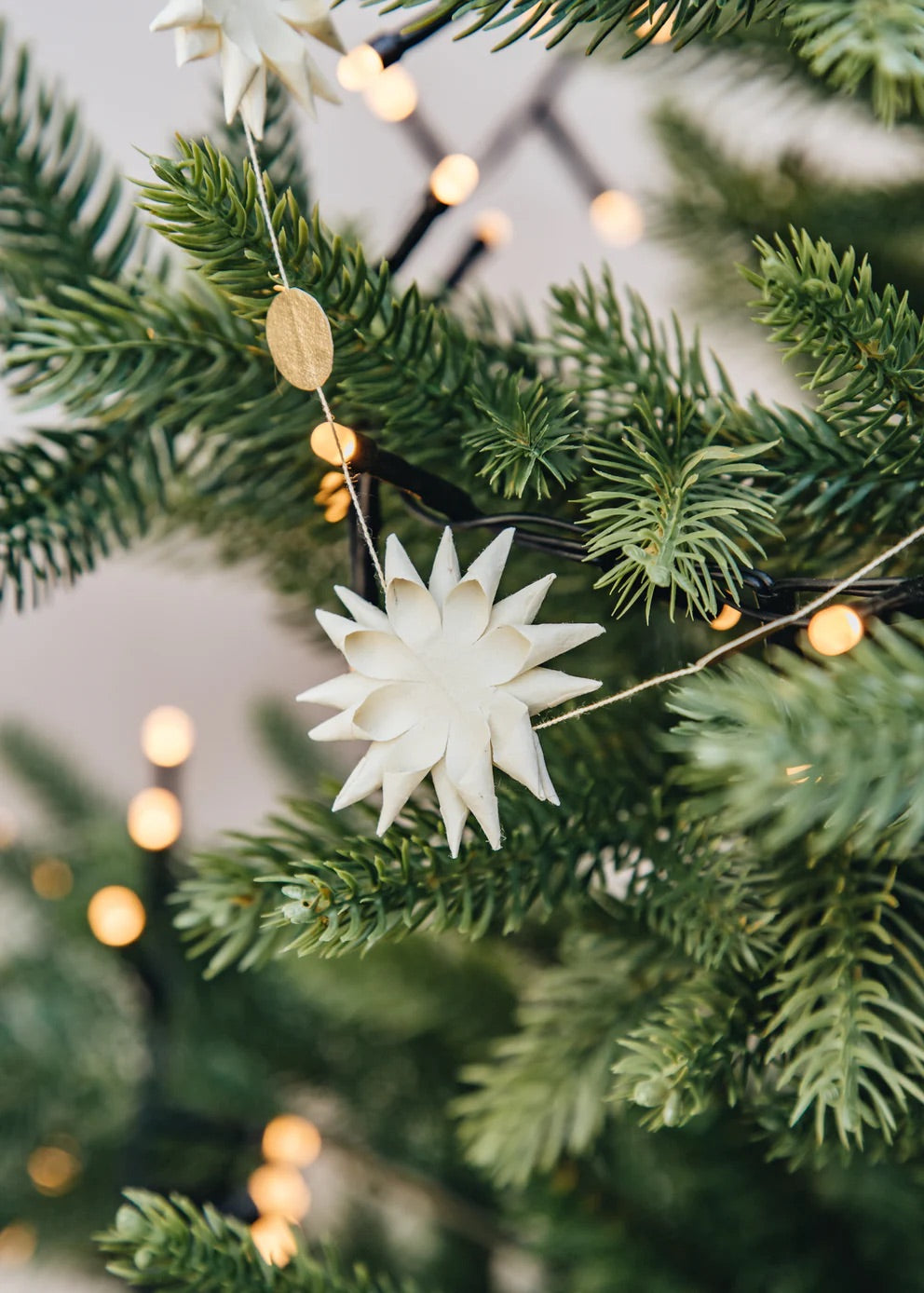 Kotte With Gold Dots  - Swedish Garland, White | Christmas Ornament