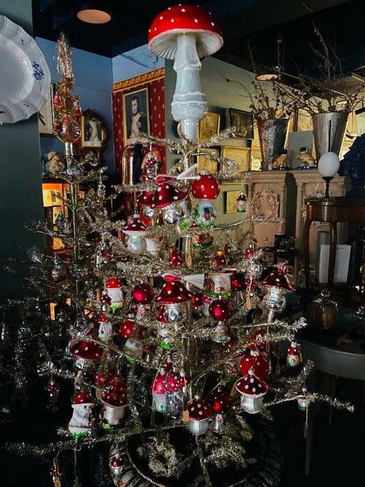 Amanita Muscaria Glass Tree Topper - Bon Ton goods