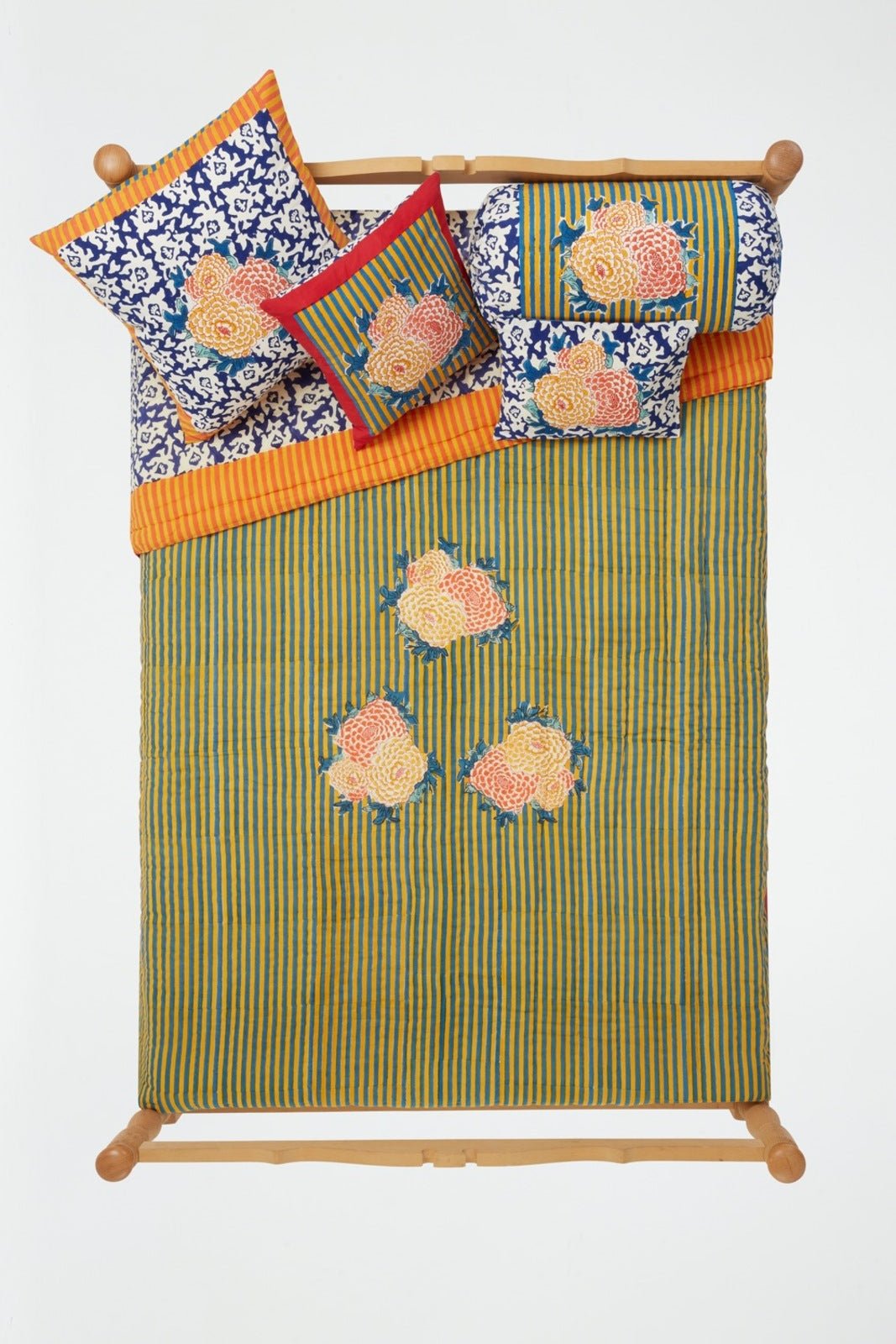 Arabesque Corolla Blue Natural - Quilt 220 x 270 | Lisa Corti - Bon Ton goods