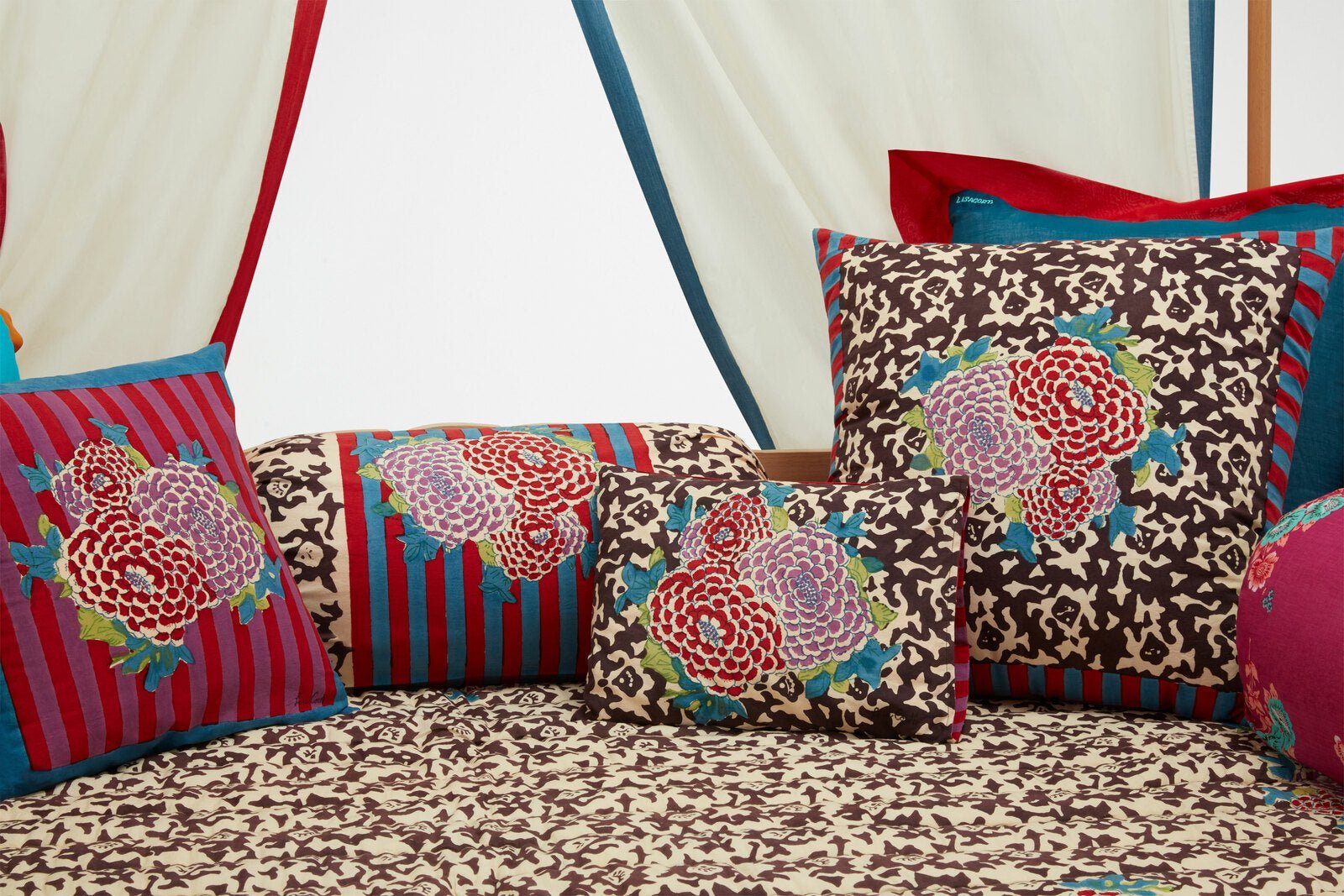 Arabesque Corolla Natural Coffee Cushion Cover 60x60 | Lisa Corti - Bon Ton goods