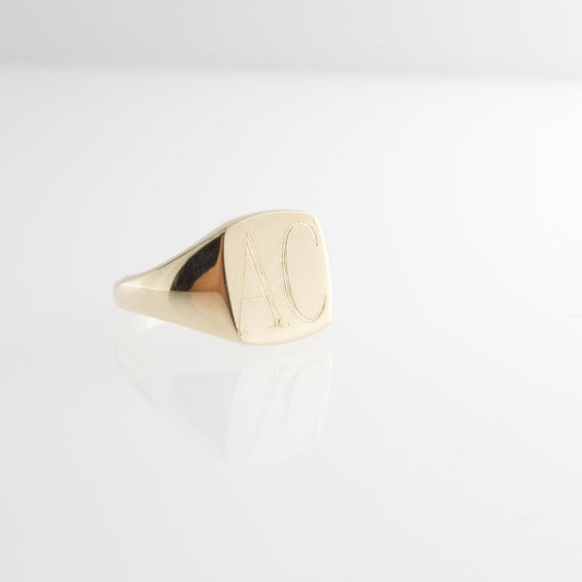 Classic Signet Ring - Gold | Mikkel Brøgger - Bon Ton goods
